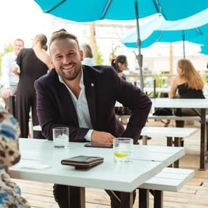 Meet your Posher, Elliott